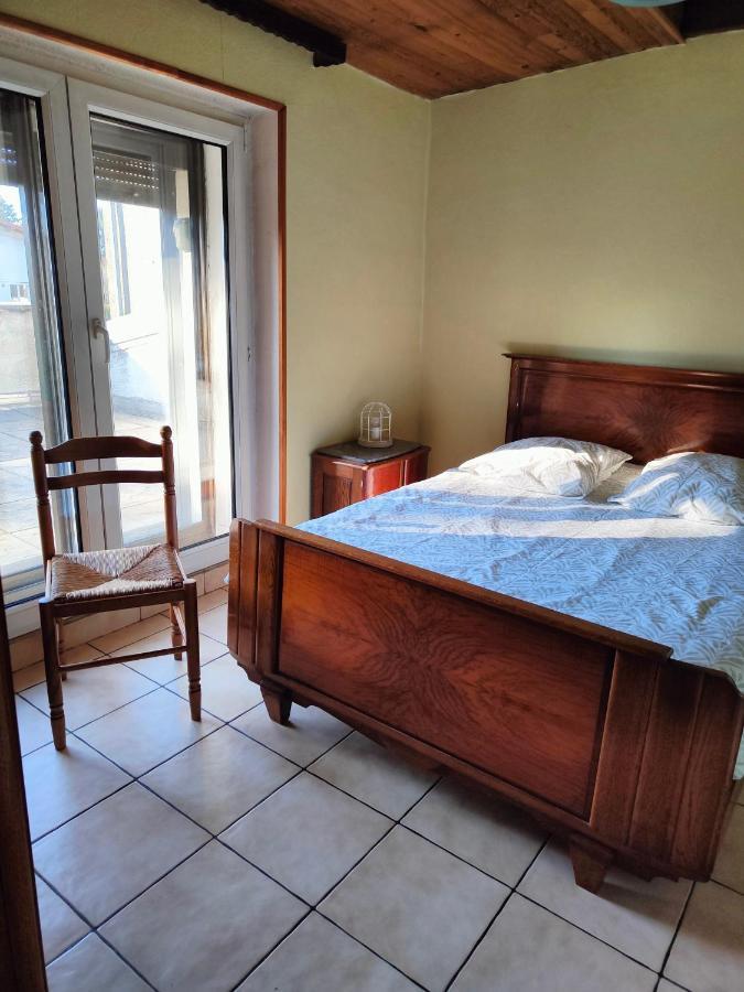 Апартаменты Le Repaire Du Deux Roues Saint-Sauveur  Экстерьер фото